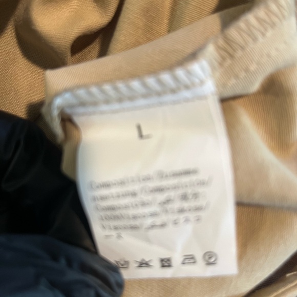 Women's Low Waist Button Bodycon Mini Cargo Skirt with Pocket Size : M - Picture 3 of 4